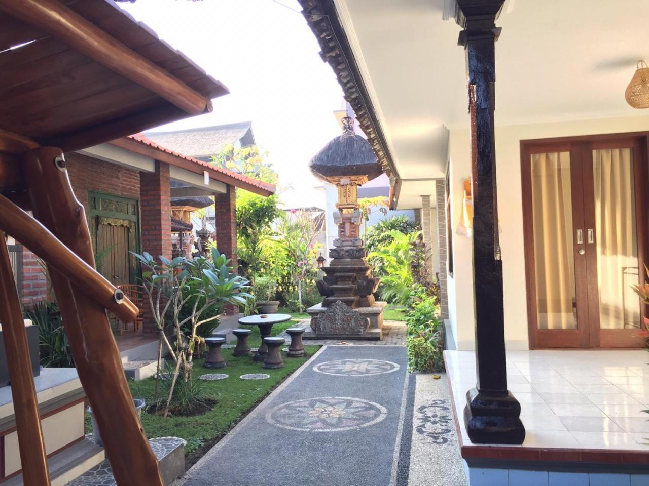 Twins Homestay Canggu Buitenkant foto
