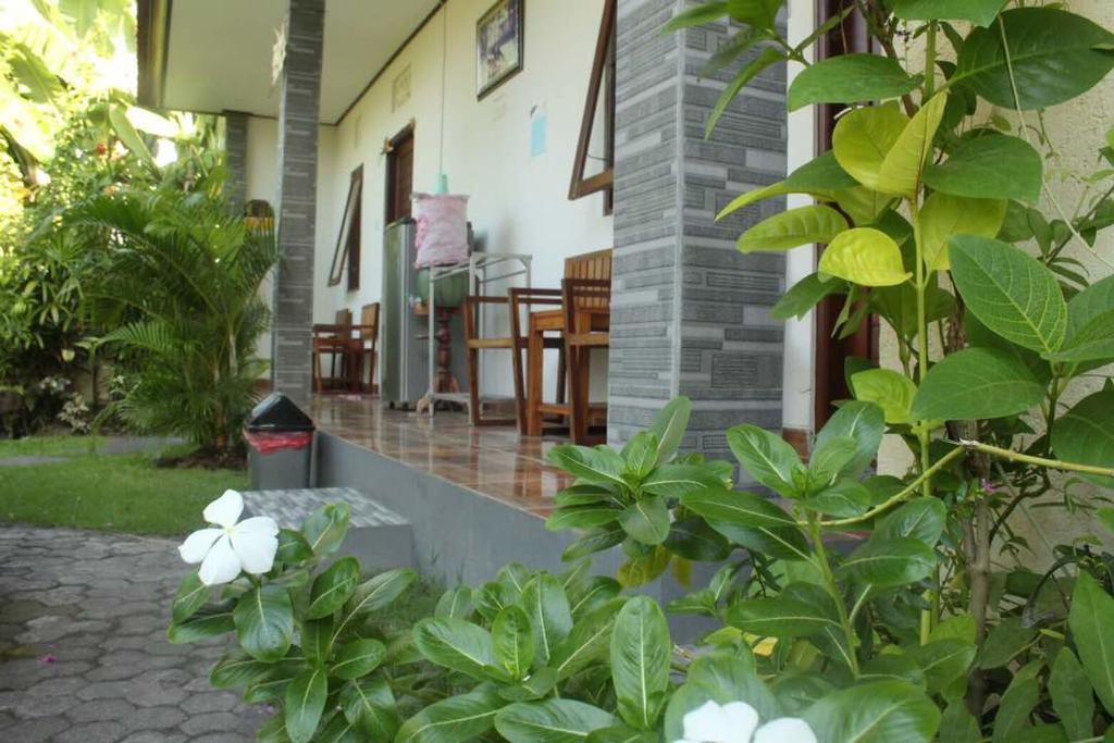 Twins Homestay Canggu Buitenkant foto