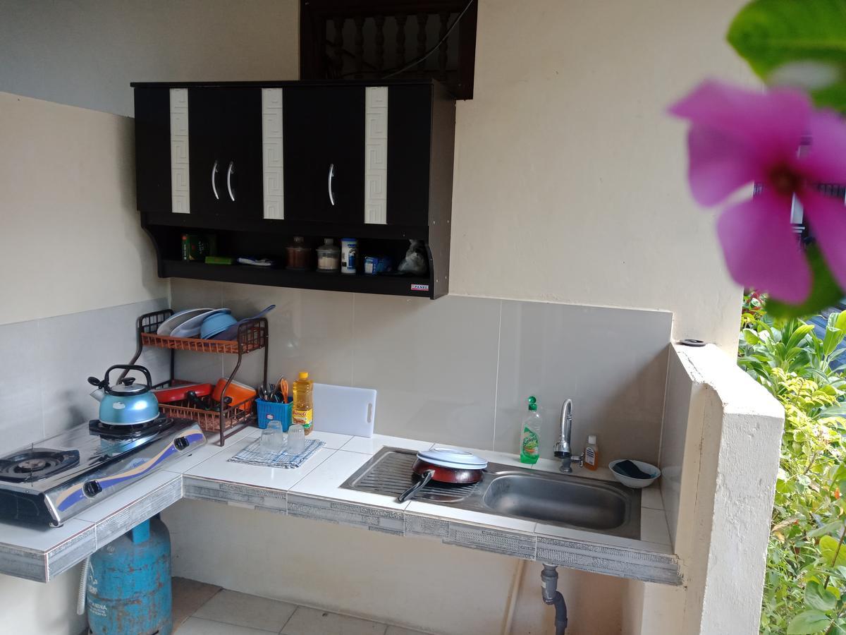 Twins Homestay Canggu Buitenkant foto